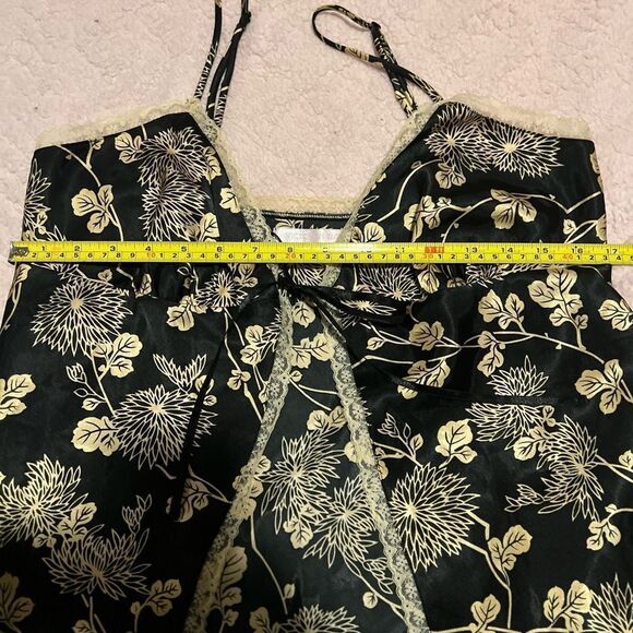 Victoria’s Secret black and gold intimate - size M - Picture 4 of 6